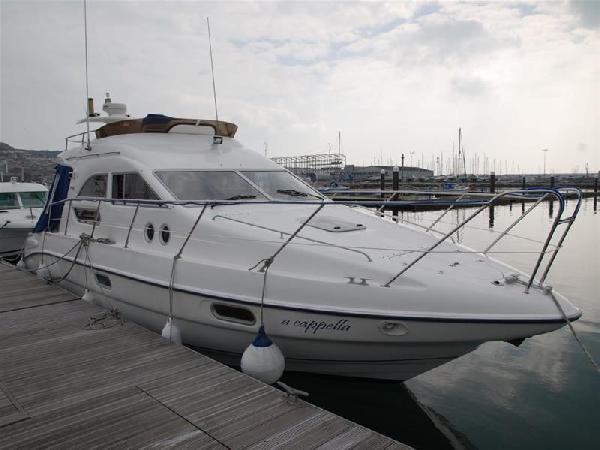 Sealine F33 For Sale From Seakers Yacht Brokers